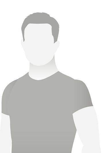 Eine graue Silhouette eines Mannes in einem T-Shirt auf hellem Hintergrund. Es sind keine Gesichtsz&uuml;ge erkennbar.