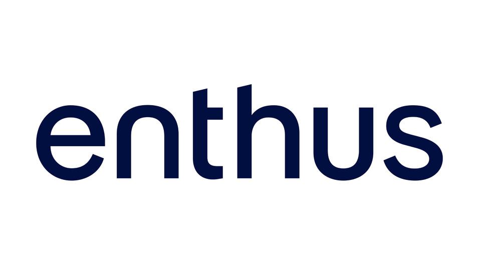 Logo des Unternehmens &bdquo;enthus&ldquo; in dunkelblauer Schrift auf wei&szlig;em Hintergrund.